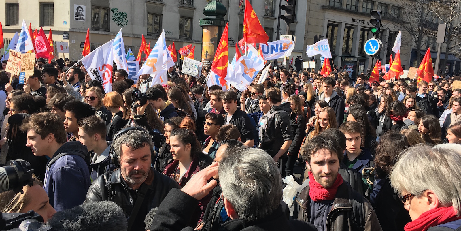 Une scène en totale turbulence