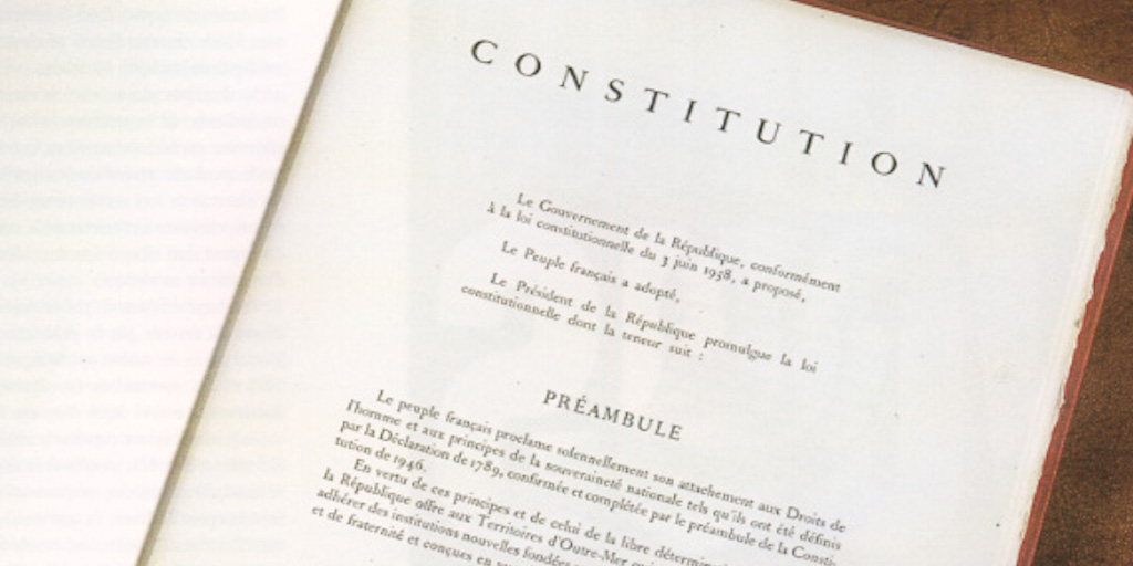 49.3 : il faut changer de Constitution