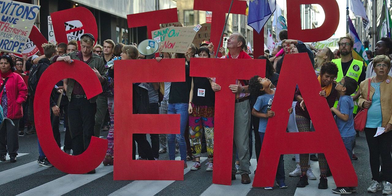 CETA : la droite et le PS main dans la main pour bâillonner le peuple ?