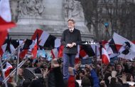 Défilé pour la 6e République le 18 mars à Paris