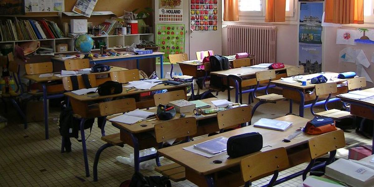 Question écrite : situation des assistants d'éducation