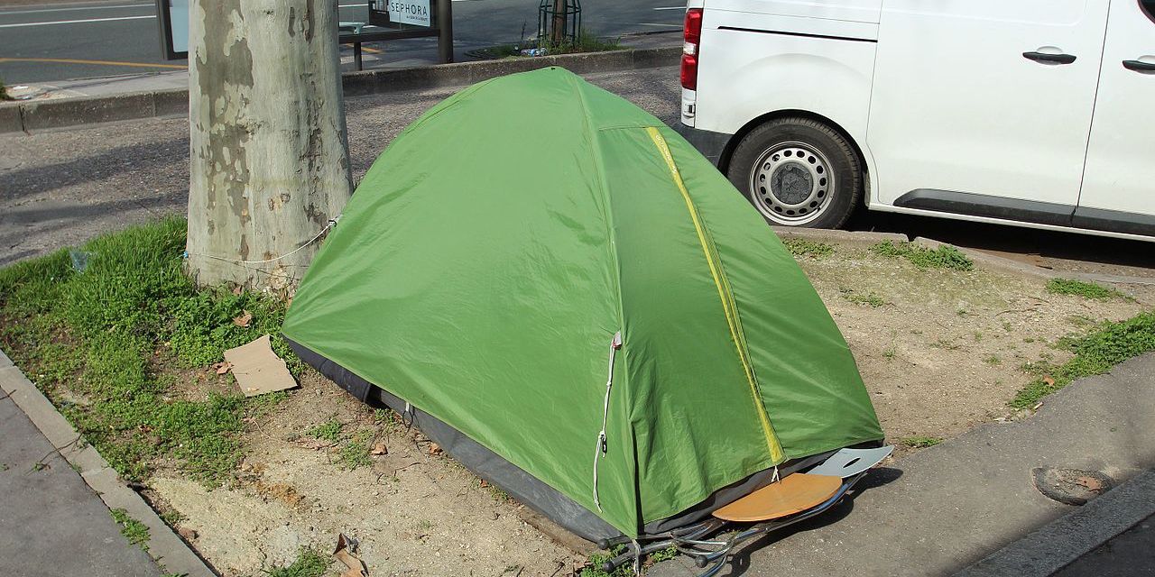 Dans la rue glacée et mortelle