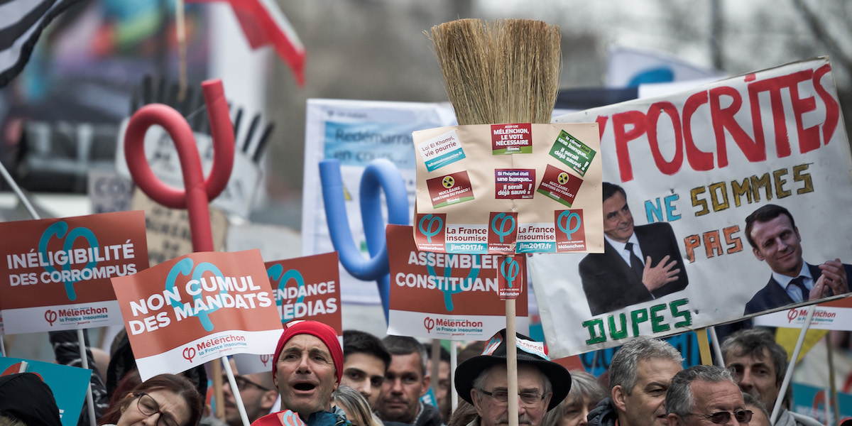 Crises politiques et révolution citoyenne