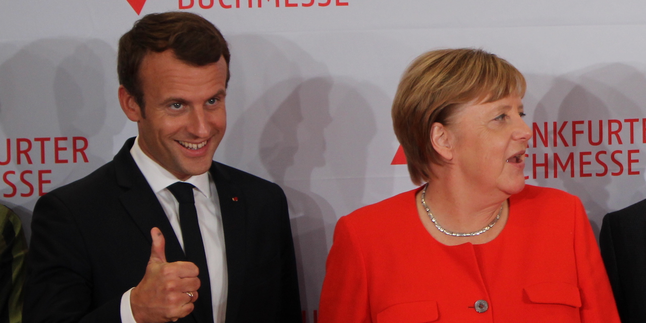 Macron roulé dans la farine de Merkel