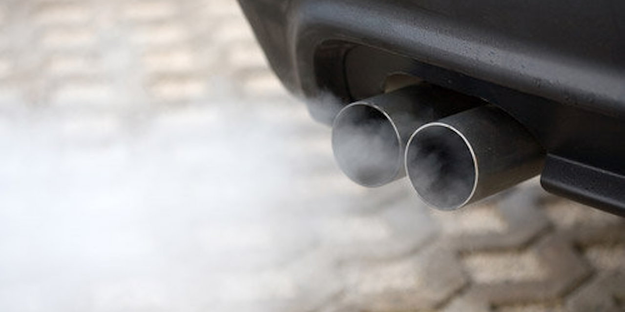 L'Allemagne impose ses voitures polluantes à l'Europe, la France se couche