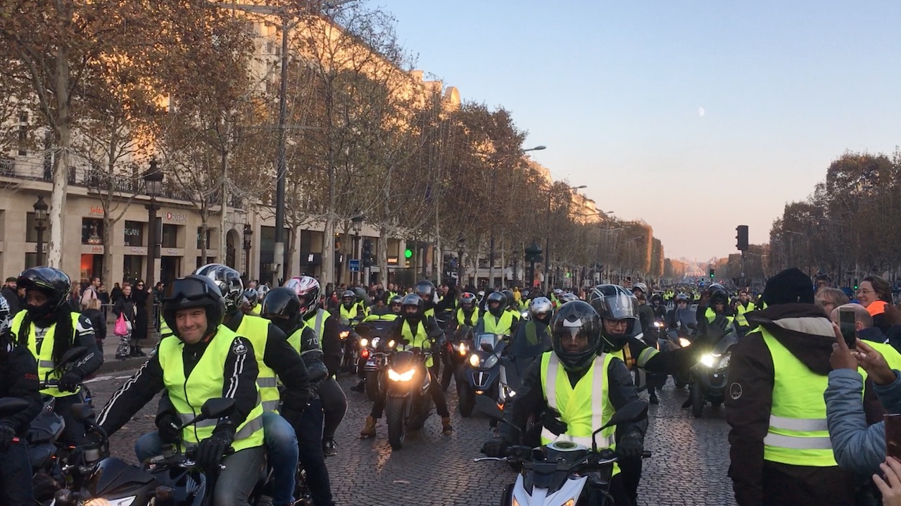 Le mouvement révolutionnaire en jaune