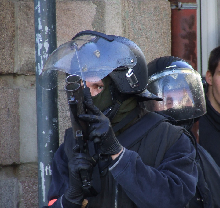 Question écrite : pour la liberté des observateurs des violences policières