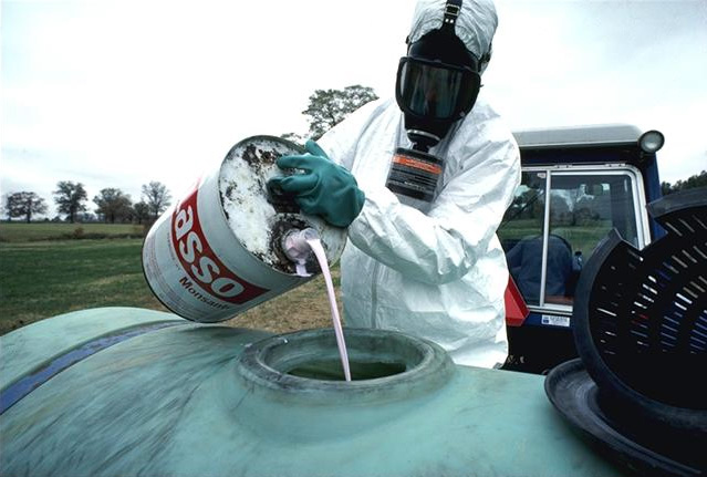 Question écrite : interdiction des pesticides dans les zones habitées